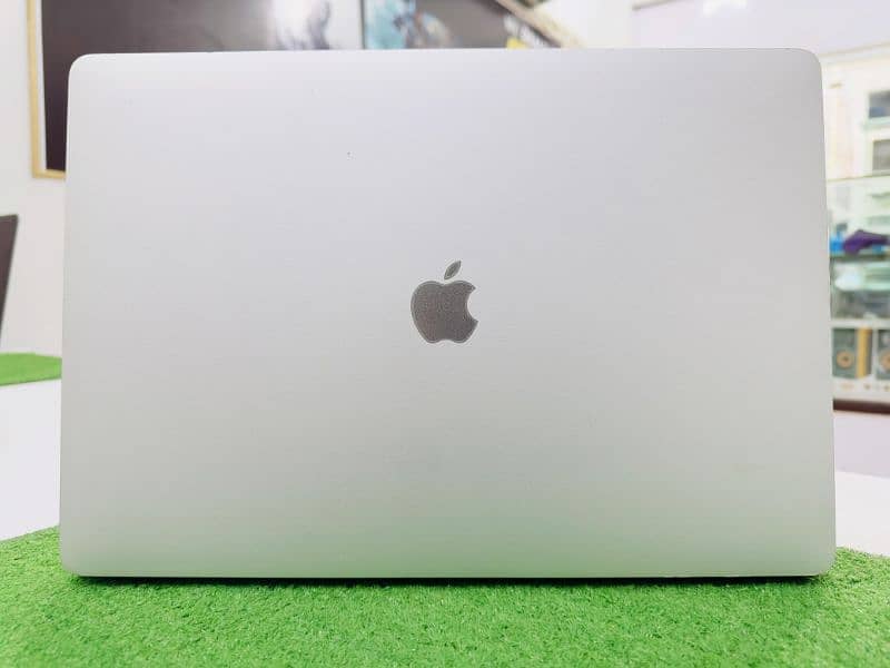 APPLE MACBOOK PRO 2012 TO 2024 ALL MODEL AVAILABLE 10/10 CONDITION 3