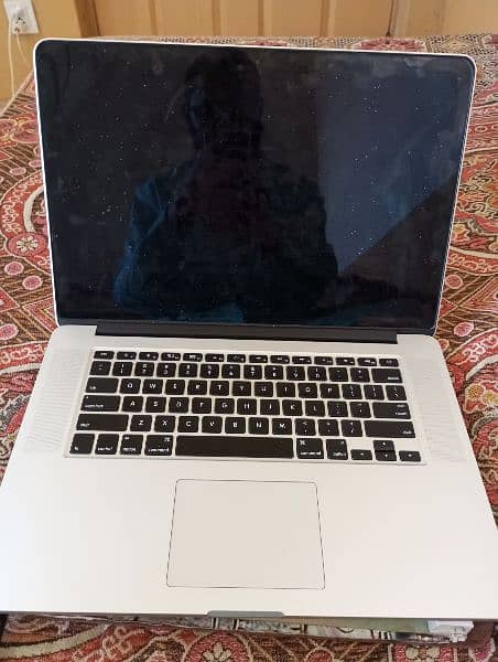 MacBook pro 15 inch mid 15 500gb SSD. negotiable 1