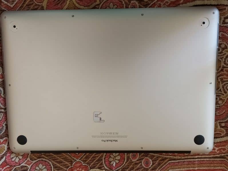 MacBook pro 15 inch mid 15 500gb SSD. negotiable 3