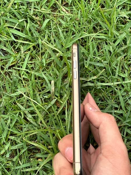 iphone Xs max PTA approved 4