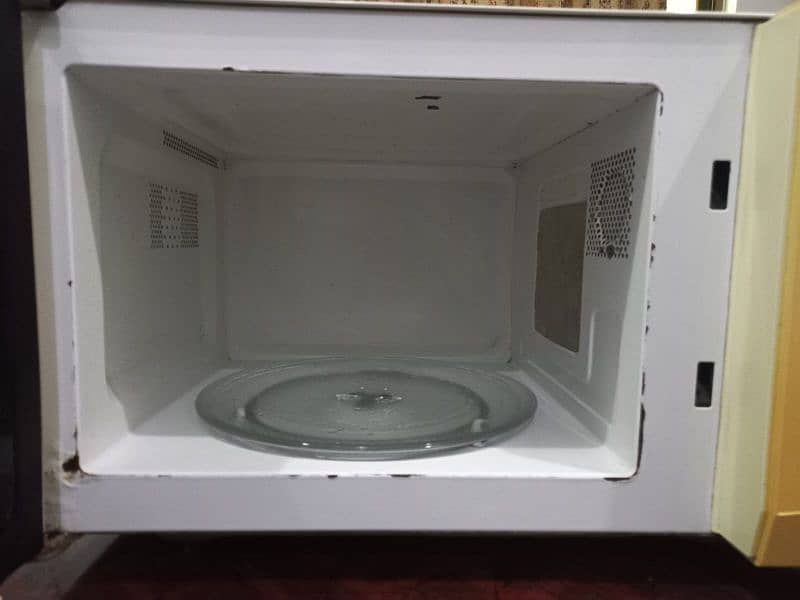 Orient Microwave Oven 20L 1