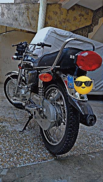CG 125 special edition with golden number plate 5