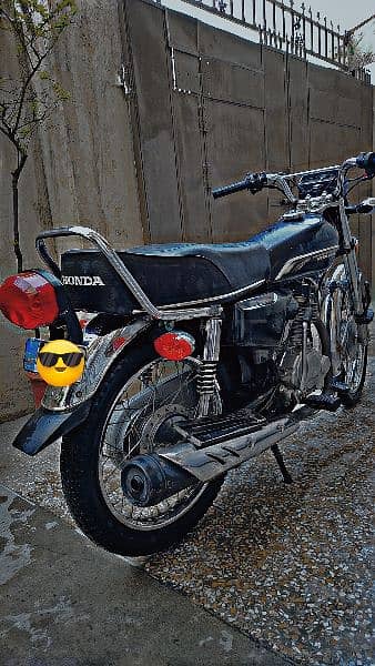 CG 125 special edition with golden number plate 6