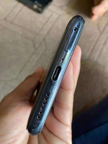 i want sele my Xiaomi 11 t all assesres 8.256 condition is 10/10 2