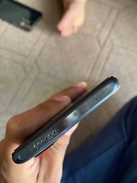 i want sele my Xiaomi 11 t all assesres 8.256 condition is 10/10 4