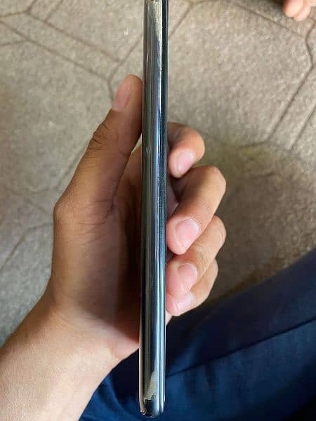 i want sele my Xiaomi 11 t all assesres 8.256 condition is 10/10 5