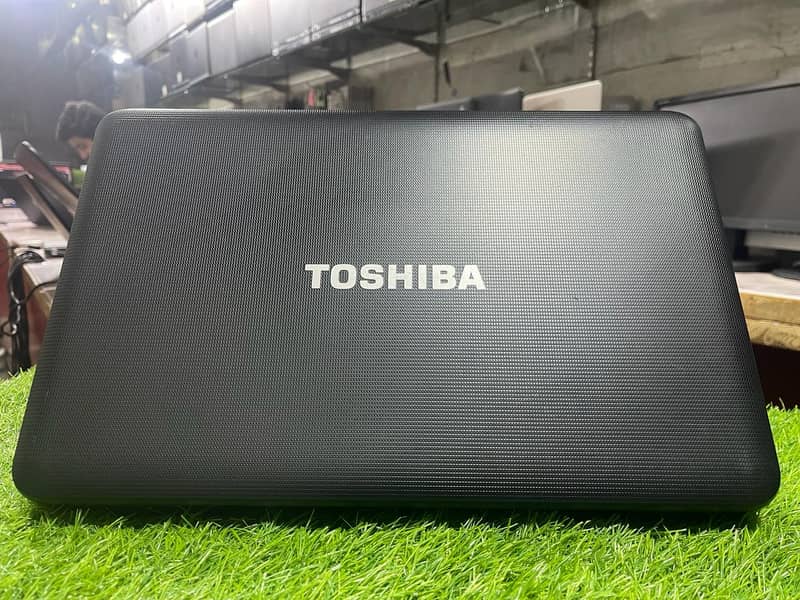 Toshiba Satellite Pro C850, 0