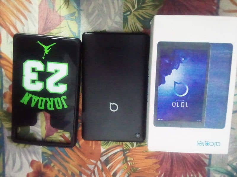 Alcatel joy tab 2 10/10 condition with box and charger 3gb/32gb 3
