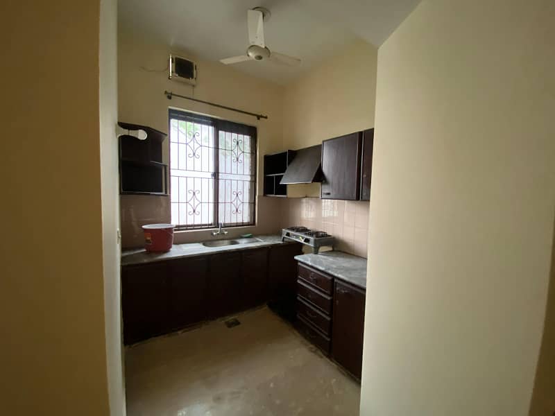 Phase-1 DHA, 1-Kanal House for Rent 7