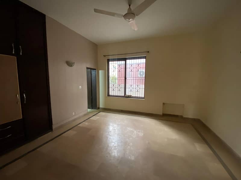 Phase-1 DHA, 1-Kanal House for Rent 11