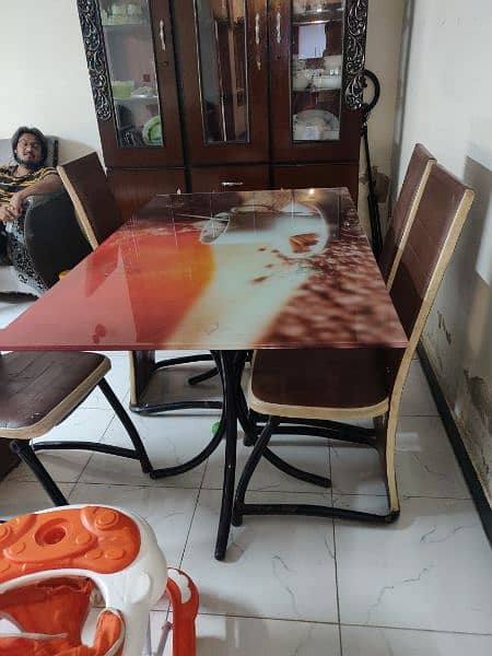 Glass dinning table is for sale 1