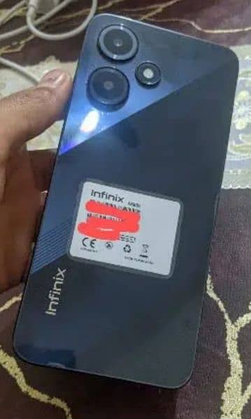 Infinix hot 30play 4+4=64gb black colour 4month used A one condition 1