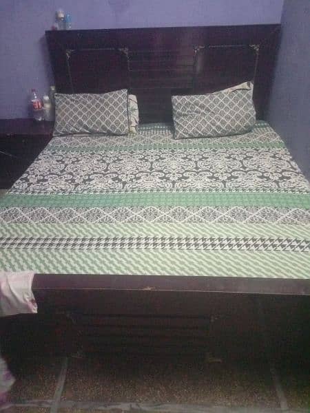 Bed with 2 side tables good in condition 0