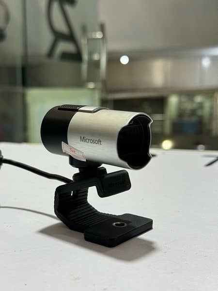 Logitech C920 or Microsoft lifecam webcam Available 0