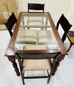 Dining table (4 seater)