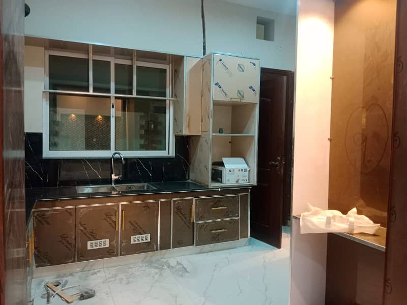 Cheap price 10 MARLA beautiful house for sale in Royal orchard 2
