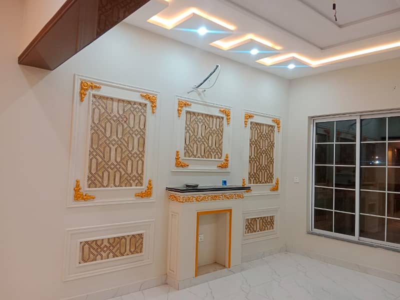 Cheap price 10 MARLA beautiful house for sale in Royal orchard 11