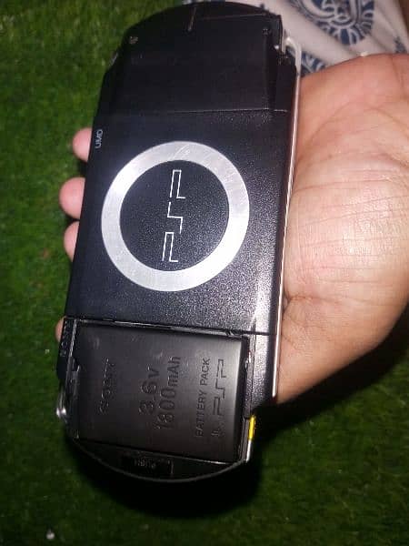 psp 1001 jailbreak 32gb with games battery charger 2