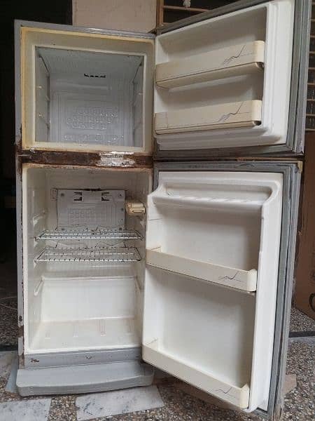 Dawlance Refrigerator used and in good condition. 03435769198 1