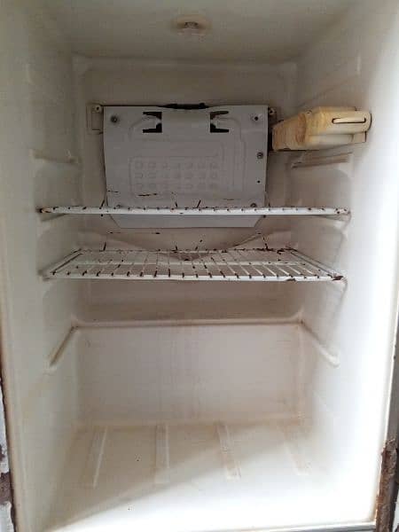 Dawlance Refrigerator used and in good condition. 03435769198 3