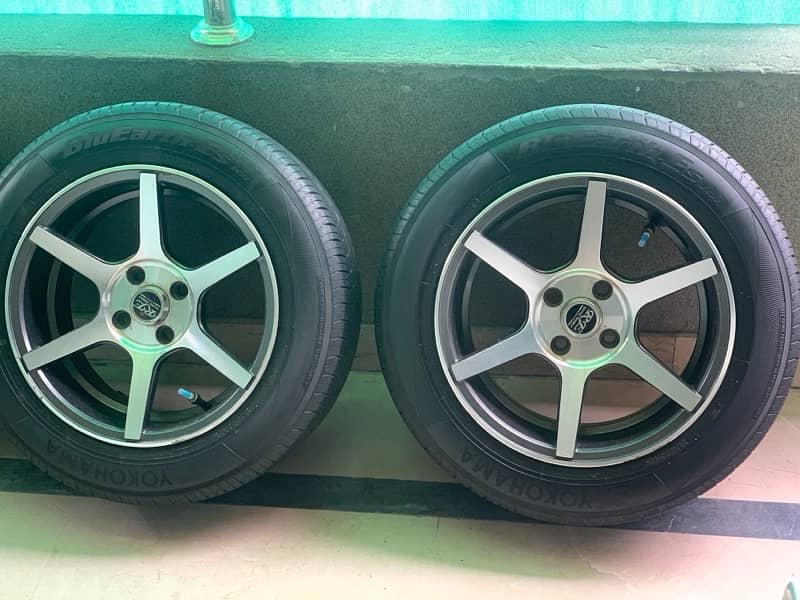 Brand New Condition Alloy Rims/Tyre 3