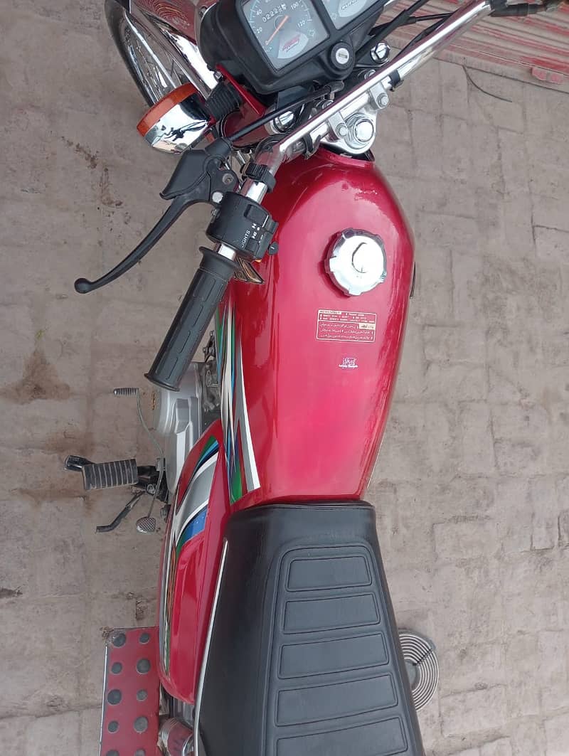 Honda CG 125 Red 3