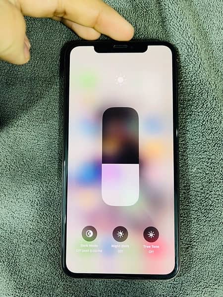 iphone xs max 4