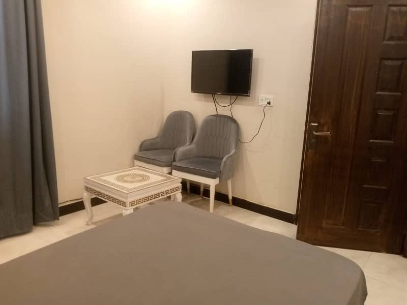 FULLY FURNISHED ROOM FOR RENT 3