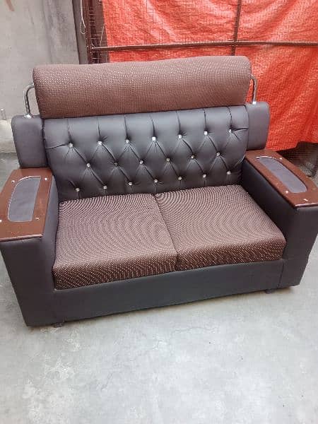 achi condition me he single or double seater sofa 5
