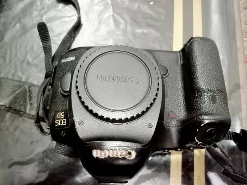 Canon 5D mark III body and 50mm prime lens excellent condition 5