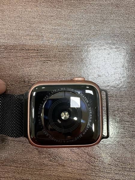 Apple Watch Series 5 44 MM 1