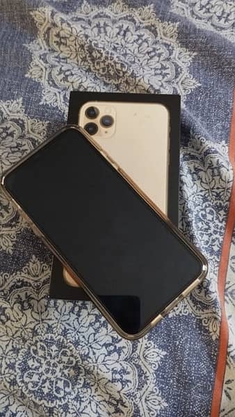 iphone 11 pro max 256 gold color 3