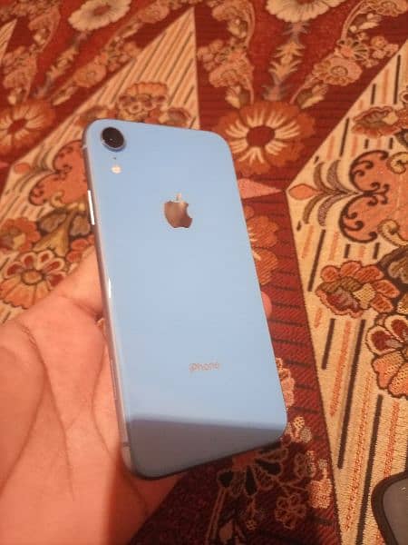 iphone xr 89% battery health | for urgent sell 3