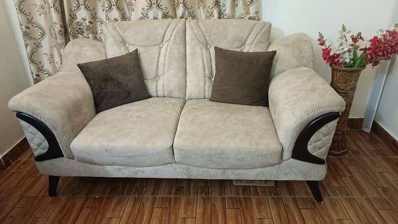 5 seater sofa for sale with 5 cushions 0
