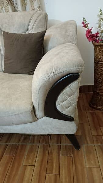 5 seater sofa for sale with 5 cushions 1