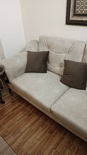 5 seater sofa for sale with 5 cushions 5