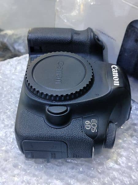 Canon 6D Fullframe Body | Complete box | 4