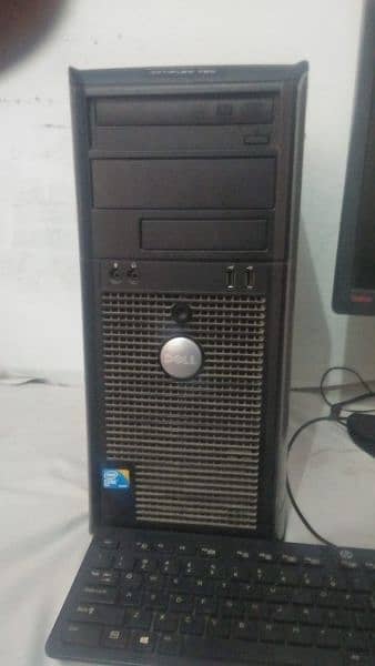 complete desktop pc with lcd and  assesires 5