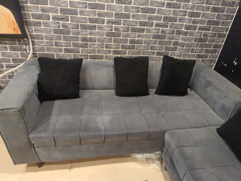 L shaped Sofa For Sale With Table 2