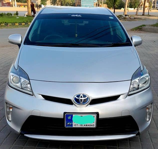 Brand new Toyota Prius 2014/17/17 1st Hand with Auction Sheet 1