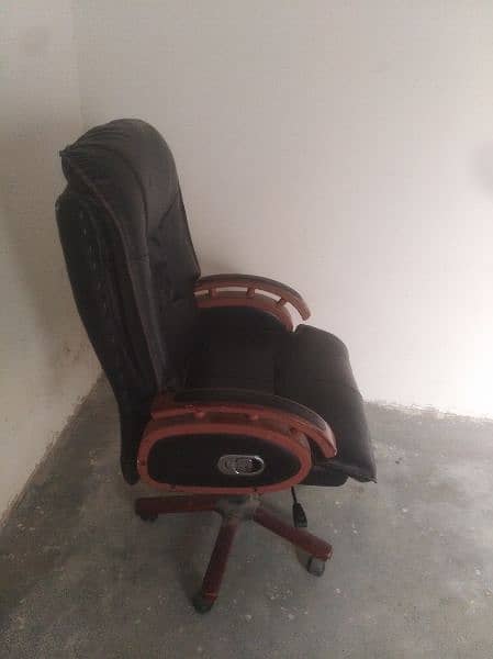 Boss Chair 1