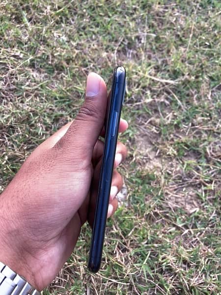 iPhone X PTA Approved ( 64 gb ) black colour 4