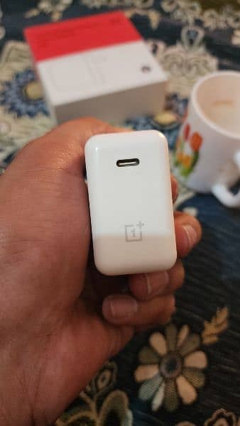 Oneplus 65W Warp charger 1
