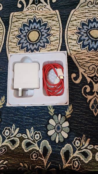 Oneplus 65W Warp charger 5