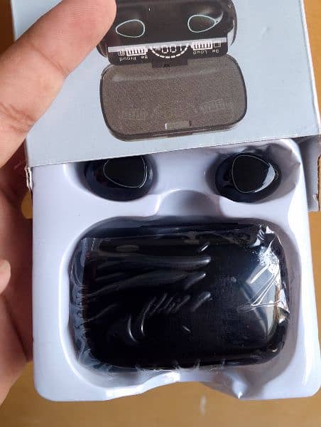m10. . . air 31 . . . . air pods pro 2 best quality products 4