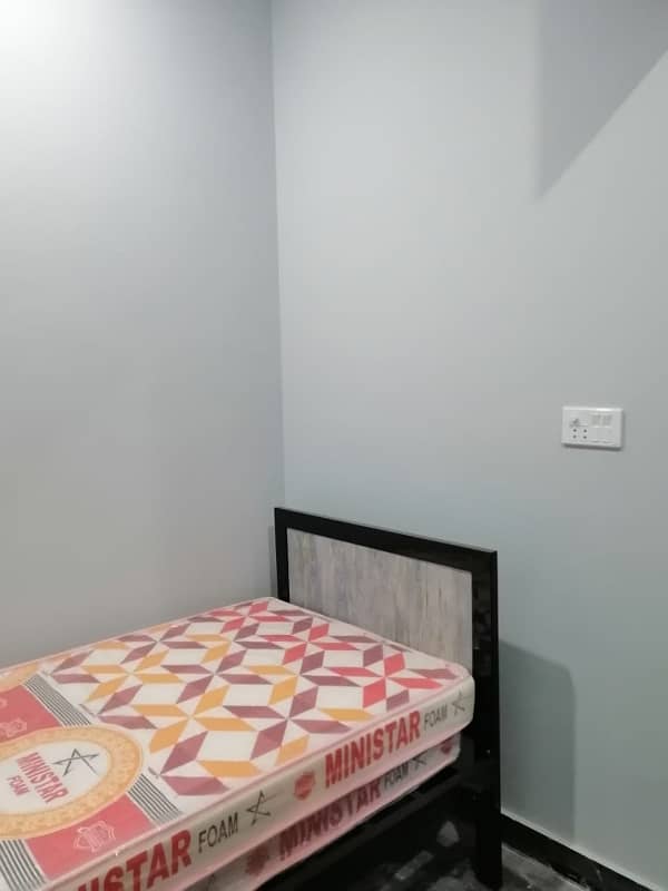 80 Square feet boys fully furnished room available in Model town link road 0