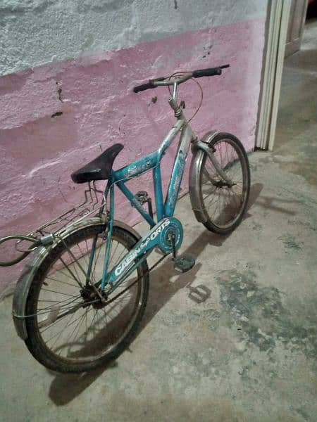 mountain bike 24" in good condition 03102548332 3