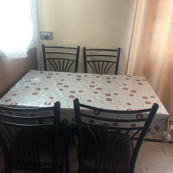 dinning table fresh condition 0