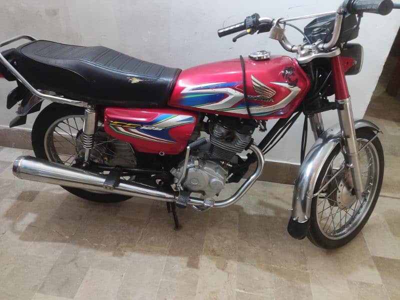 Honda 125 2016 modal in excellent condition 1