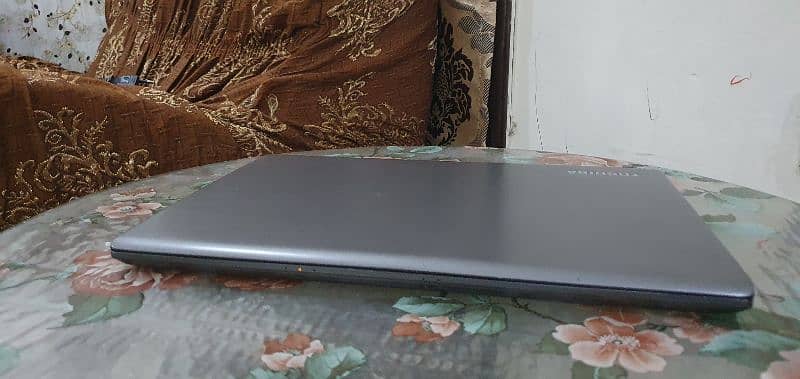 Laptop Toshiba 4